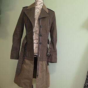 BCBGMaxAzria Taupe Zipper Detail